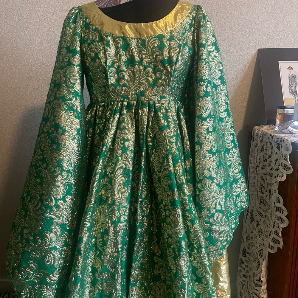 COPY - Medieval Game of Thrones Cersi Green Gold Gown